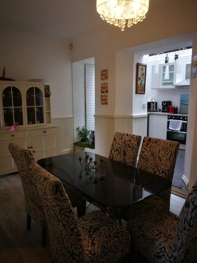 Three Sisters Cottage ทอร์คิ ภายนอก รูปภาพ
